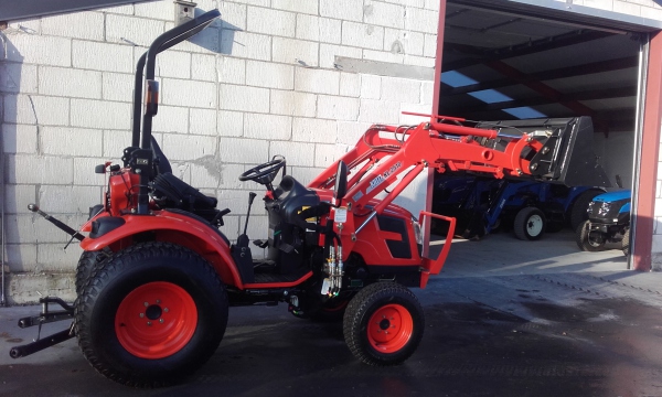 tractor Kioti CKH 2810 met voorlader