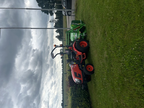 tractor Kioti CKH 2810 met voorlader